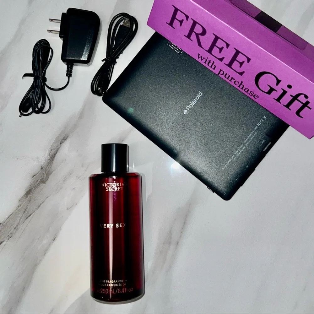 Victoria’s Secret very sexy fine fragrance mist with free gift